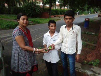 distribution of biscuit packet3